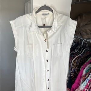 White SHE + SKY Sleeveless Button-Up dress